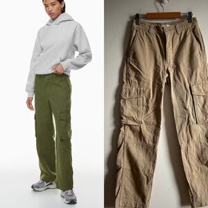 Aritzia TNA Sz 4 Troop Tan Relaxed Cargo Pants
